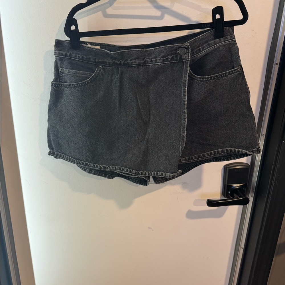 Levi’s Black Denim Women's Skort